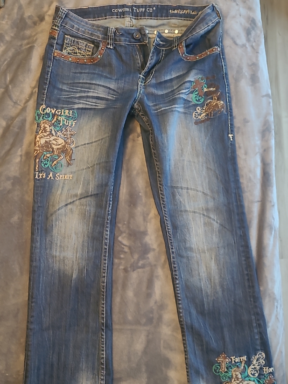 COWGIRL TUFF UnBELFEVEable Spirit Embroidered 31x35, 8 In Rise Jeans